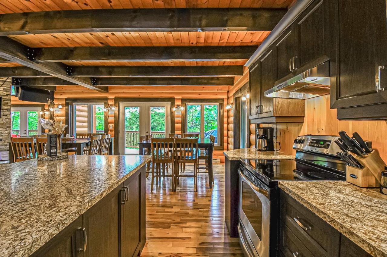 Brown Bear Lodge Brownsburg Exterior foto