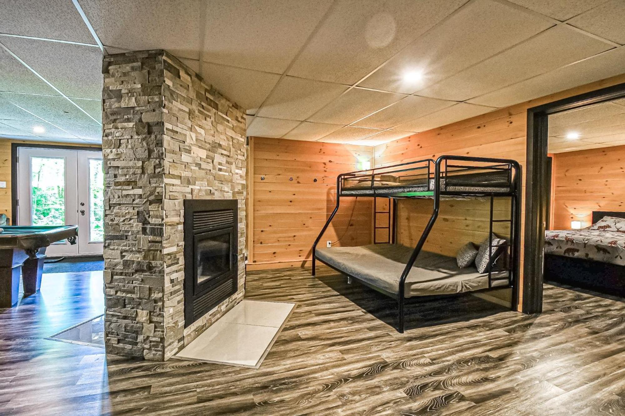 Brown Bear Lodge Brownsburg Exterior foto